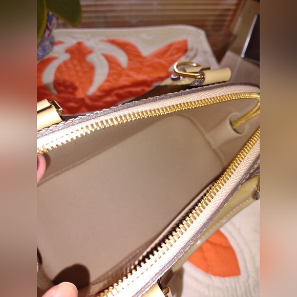 Louis Vuitton Monogram Galet Vernis Alma BB - Picture 8 of 16